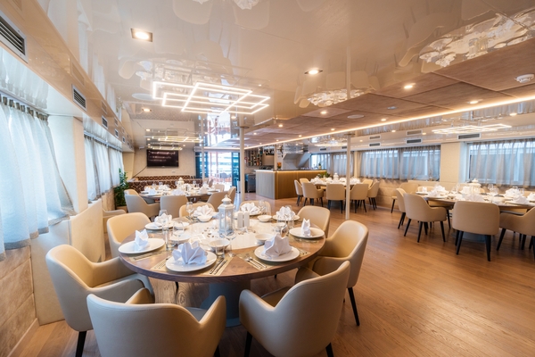 Riviera MS Adriatic Sky - Restaurant 4.jpg